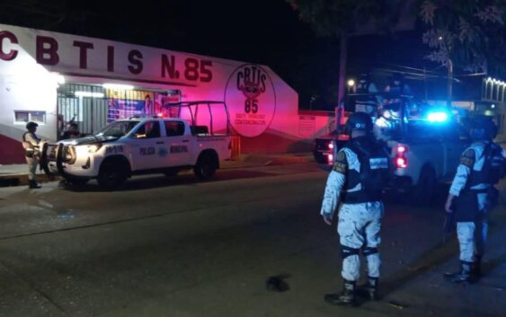 Atentado con artefactos explosivos sacude las instalaciones del CBTIS 85 en Coatzacoalcos