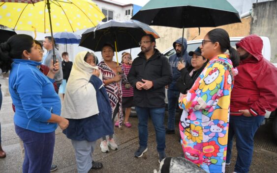 Domingo de trabajo en colonias: Pedro Miguel Rosaldo refuerza atenciones en Puerto Esmeralda