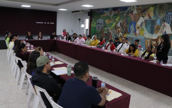 𝐒𝐨𝐧𝐢𝐚 𝐒𝐚𝐥𝐯𝐚𝐝𝐨𝐫 𝐚𝐛𝐫𝐞 𝐝𝐢𝐚́𝐥𝐨𝐠𝐨 𝐜𝐨𝐧 𝐨𝐫𝐠𝐚𝐧𝐢𝐳𝐚𝐜𝐢𝐨𝐧𝐞𝐬 𝐜𝐢𝐯𝐢𝐥𝐞𝐬 𝐲 𝐚𝐜𝐮𝐞𝐫𝐝𝐚𝐧 𝐬𝐮𝐦𝐚𝐫 𝐞𝐬𝐟𝐮𝐞𝐫𝐳𝐨𝐬 𝐩𝐚𝐫𝐚 𝐚𝐭𝐞𝐧𝐝𝐞𝐫 𝐧𝐞𝐜𝐞𝐬𝐢𝐝𝐚𝐝𝐞𝐬 𝐬𝐨𝐜𝐢𝐚𝐥𝐞𝐬