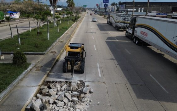 Responde Pedro Miguel Rosaldo a demanda ciudadana: rehabilitan la Transístmica