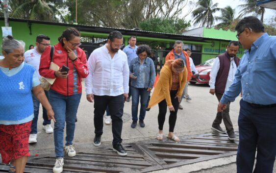 Da Pedro Miguel Rosaldo respuesta inmediata a vecinos de Santa Isabel; en horas resuelve problema de cuatro años