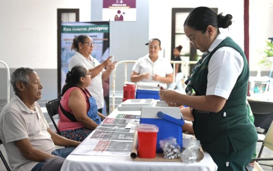 Permanece módulo de vacunación del IMSS Bienestar en Edificio Trigueros