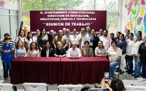 Presidente Municipal participa en reunión con directivos de planteles de nivel básico