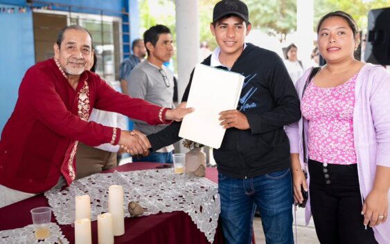 Celebran Bodas Colectivas 2026 en el área rural de Minatitlán