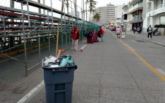 Recolecta Veracruz puerto18 toneladas de desechos después de desfile de Carnaval
