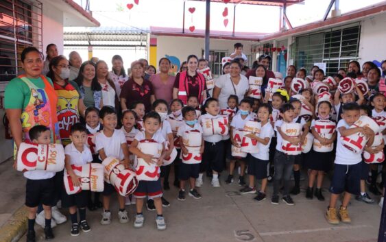 Sonia Marie Salvador Goraieb se compromete a rehabilitar CAIC de ejidos de Coatzacoalcos