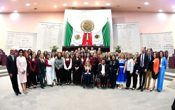Entrega Congreso a María Luisa Bandala la medalla Adolfo Ruiz Cortines 2025