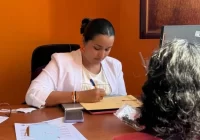 Regidora de Coatepec podría ser sancionada por pintar su oficina de color naranja en Pueblo Mágico