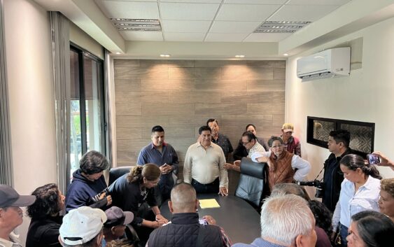 Dan lectura a acta de cabildo que sustenta cesión de terrenos para relleno sanitario en Oluta