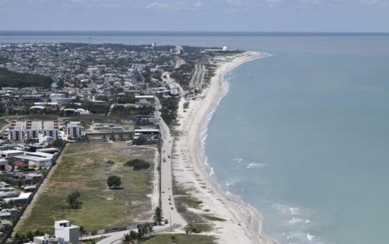 Pemex continúa limpieza de chapopote en playas de Veracruz y Boca del Río; descarta fugas en su infraestructura