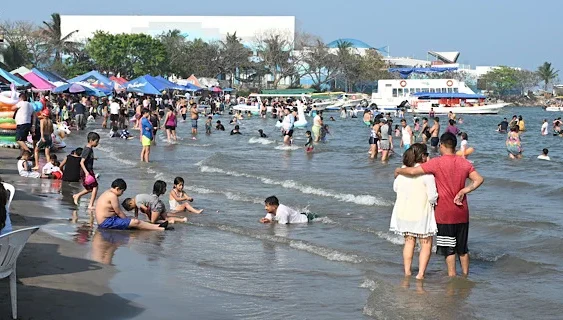 HASTA PARECEN VACACIONES!