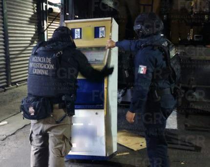 EN DOS CATEOS SIMULTÁNEOS, FGR ASEGURA 50 MÁQUINAS TRAGAMONEDAS EN VERACRUZ