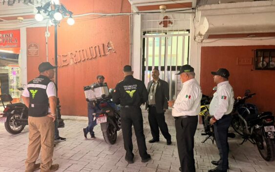 Libera Ayuntamiento de Veracruz callejones del Centro Histórico para garantizar paso peatonal