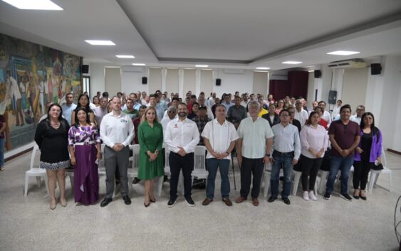  Las magistraturas del TEV capacitan, en materia de elección de agencias y subagencias municipales, a las autoridades de los diversos ayuntamientos de la región sur del estado