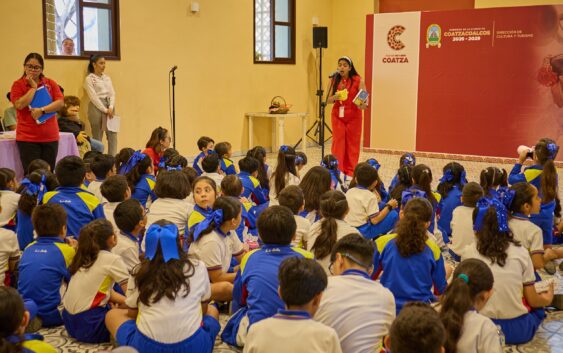 Más de 300 niños participan en jornada de lectura de la “Biblioteca Rodante” en Coatzacoalcos