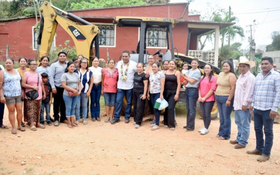 Gobierno de Sayula impulsa el desarrollo en Almagres con arranque de pavimentación en calle Justo Sierra