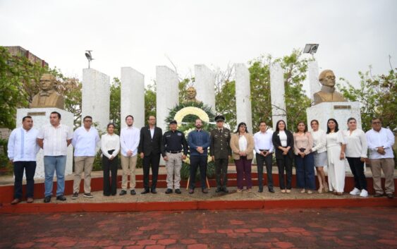 Conmemoran en Coatzacoalcos el natalicio de Benito Juárez