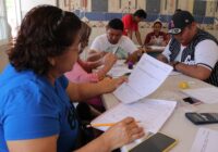 DIF Coatzacoalcos e IVEA aplican Examen Único a 17 personas que buscan concluir primaria y secundaria