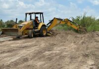 Autoridades intervienen basurero clandestino en entrada a Acayucan