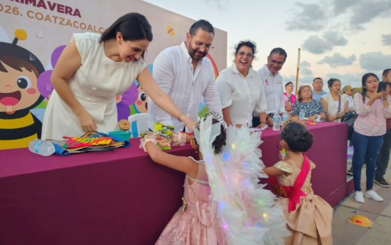 En emotivo Desfile de la Primavera 2026, participan más de 2 mil 200 niños y niñas en Coatzacoalcos