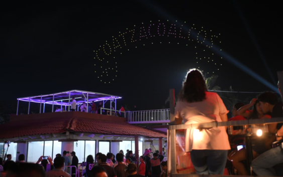 Espectáculo de drones “Coatzacoalcos: Raíz, Tierra y Puerto” brilla en inauguración de la Expo Feria Coatza 2026