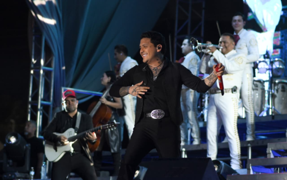 Lleno total y miles de voces: así se vivió la noche de Christian Nodal en la Expo Feria Coatza 2026