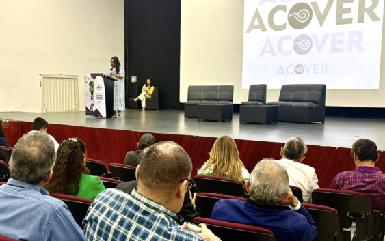 Conversatorio sobre los obstáculos y amenazas en el periodismo
