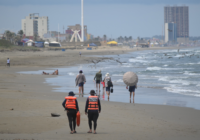 Instalan siete puestos salvavidas en Coatzacoalcos para garantizar seguridad de visitantes a la playa