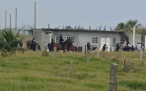 Cae pareja defraudadora de vende-lotes en megaoperativo de desalojo en Los Almendros 2