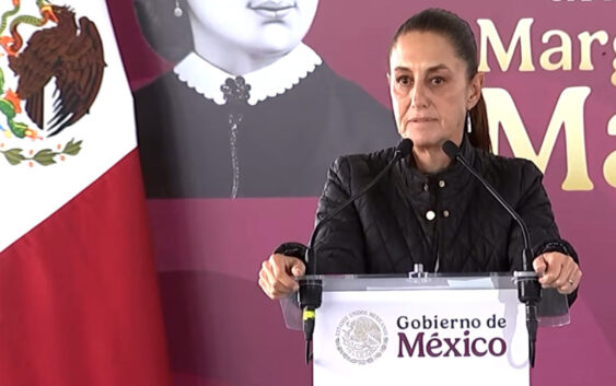 Sheinbaum recibe reclamos de parte de ciudadanos en Puebla. Protestan por la instalación de una recicladora