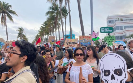Gobierno ha sido negligente: Exigen castigo ante derrame en Veracruz y el Golfo