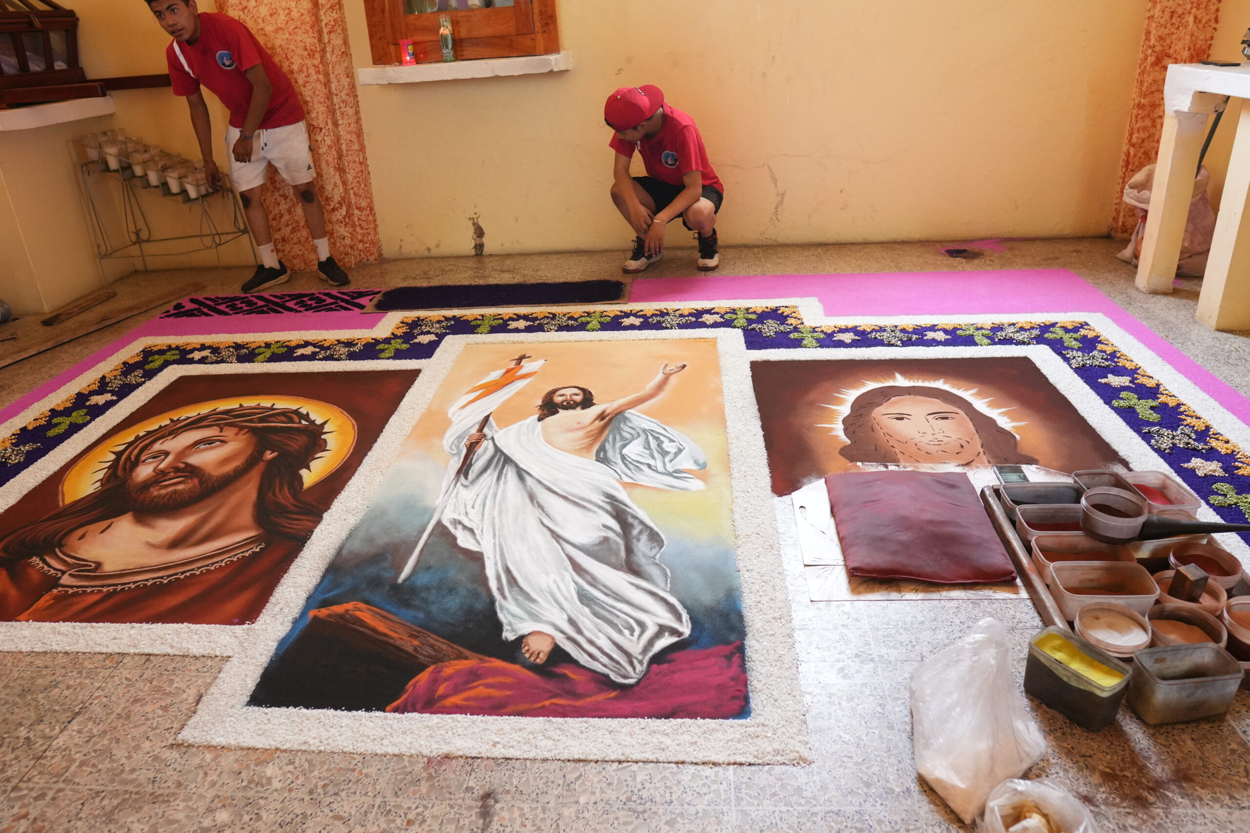 Tapetes de aserrín llenarán de color y tradición iglesias deCosoleacaque