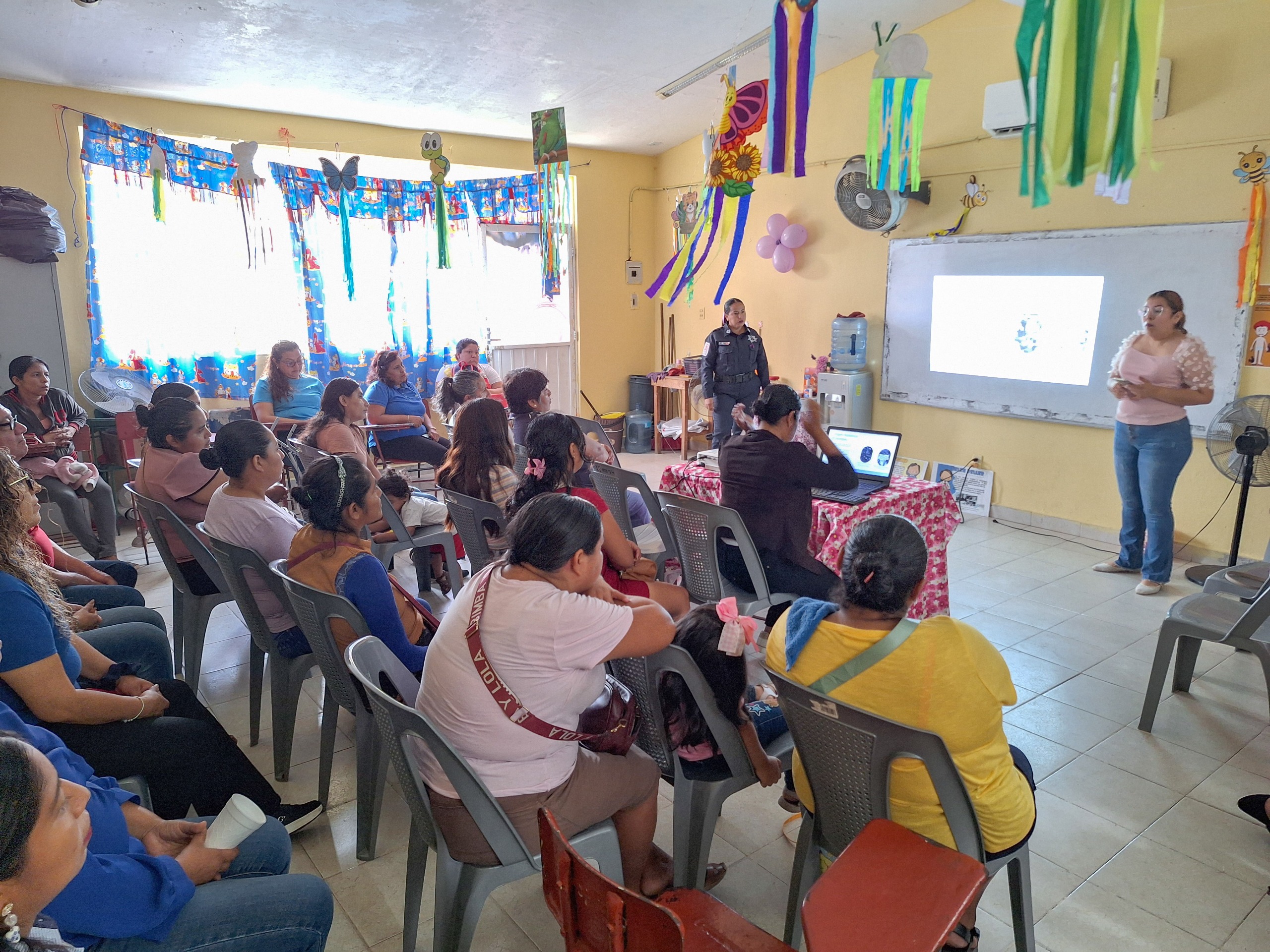 El Ayuntamiento de Cosoleacaque impulsa pláticas de concientización en las escuelas