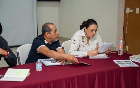 Guillermo Reyes Espronceda se reúne con pescadores y autoridades estatales ante afectaciones de la zona sur
