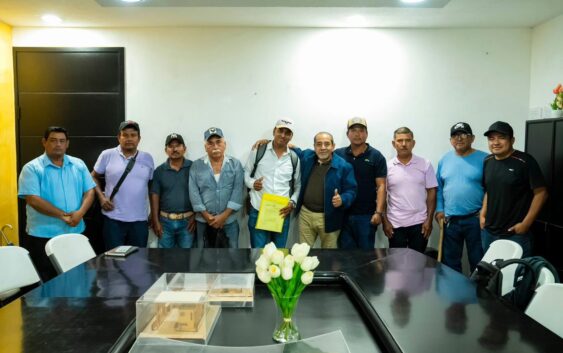 Guillermo Reyes Espronceda se reúne con autoridades del área rural de Minatitlán