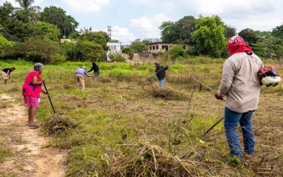 Minatitlán continúa trabajando en la recuperación de espacios públicos