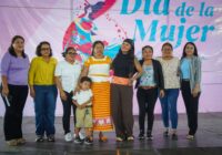 Cosoleacaque cierra con éxito el mes de la Mujer con conferencia de Mariana“La Barby” Juárez