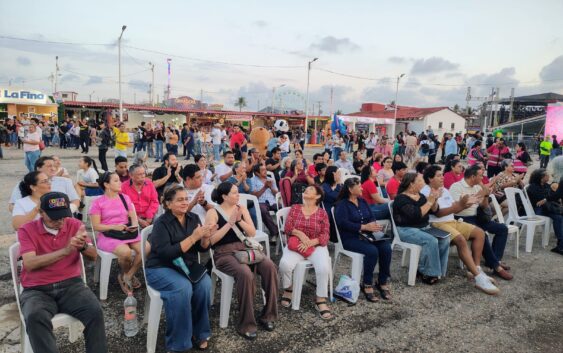 “Voces en Plenitud”, Coro y Rondalla del CAM se presentó exitosamente en la Expo Feria Coatza 2026