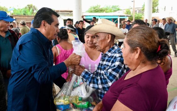 Entregan más de dos mil apoyos a pescadores de seis comunidades del sur de Veracruz