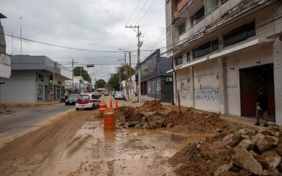 Gobierno Municipal realiza atención oportuna a fuga de agua