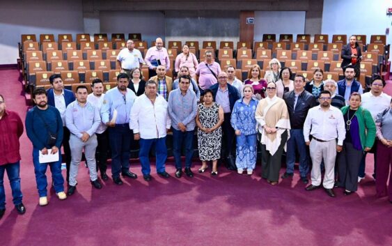 Atiende diputado Esteban Bautista a representantes sindicales
