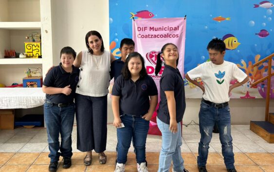 Sonia Marie Salvador Goraieb encabeza entrega de credenciales para personas con discapacidad