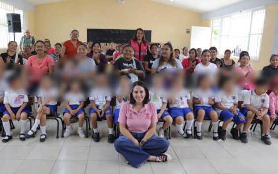 Sonia Marie encabeza entrega de apoyo alimentario en escuelas públicas de Coatzacoalcos