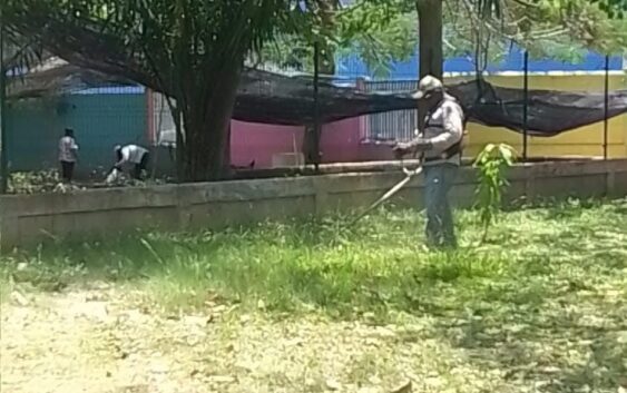 Gobierno Municipal realiza labores de limpieza en espacios públicos