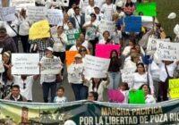 “Nos tiene hartos la violencia”: marchan para exigir justicia por asesinato del exdirector de hospital en Poza Rica