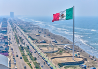 Cientos de familias disfrutan de las playas de Coatzacoalcos