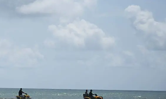 Mueren dos personas y rescatan a dos más en playa Chachalacas