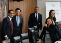 Avalan en comisión del Senado ratificación de Roberto Velasco como canciller; pasa al pleno con 17 votos a favor y 3 en contra Avalan en comisión del Senado ratificación de Roberto Velasco como canciller; pasa al pleno con 17 votos a favor y 3 en contra