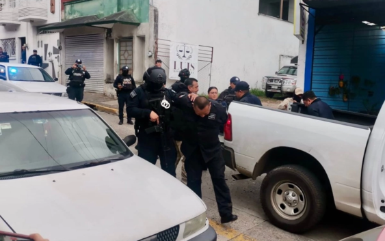 Detienen con droga a seis policías municipales de Coscomatepec, Veracruz