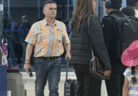 Mientras la gobernadora lucha limpiando playas de chapopote, su secretario de Turismo se va de vacaciones Mientras la gobernadora lucha limpiando playas de chapopote, su secretario de Turismo se va de vacaciones